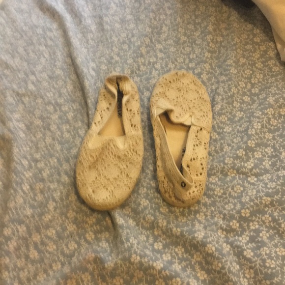 Shoes - Picture 1 of 3